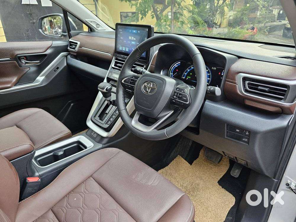 Toyota Innova Hycross 2.0 Zx (o) Hybrid 7 Str, 2025, Electric