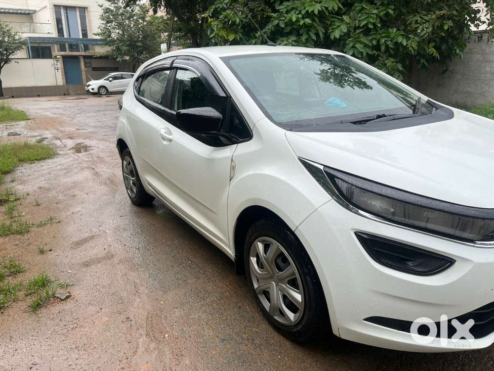 Tata Altroz 1.2 Petrol 2023