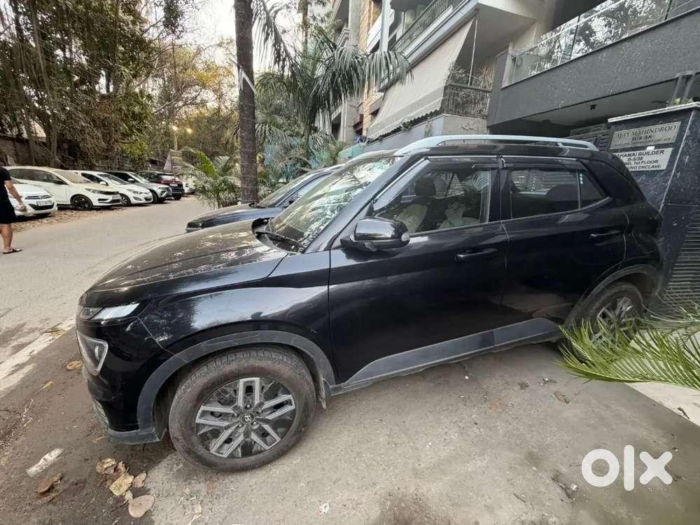 Hyundai Venue 2025 Petrol Well Maintained