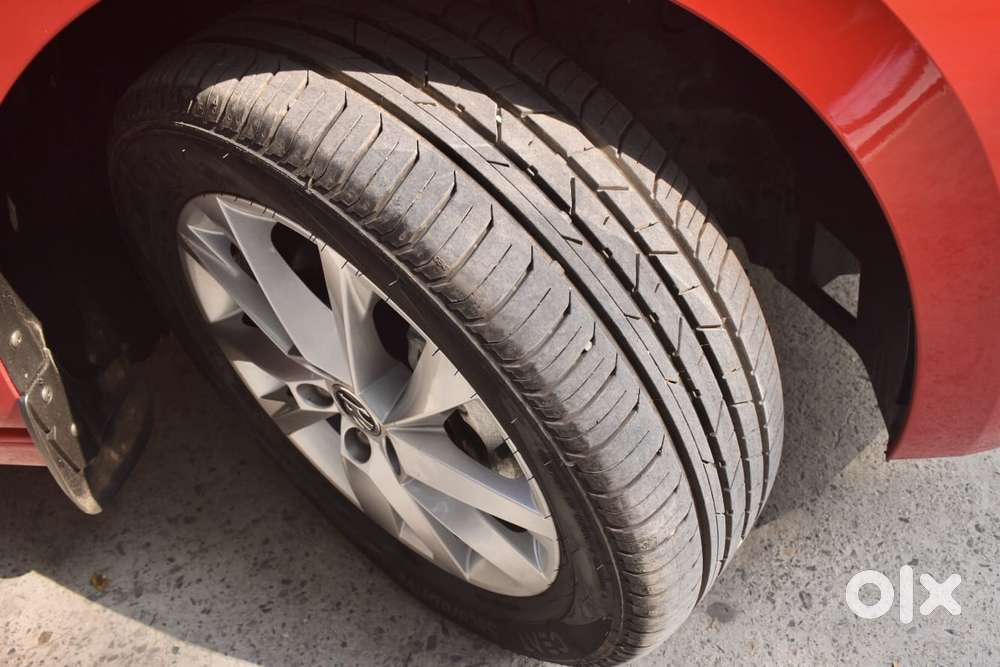 Skoda Slavia 1.0 Tsi Style At, 2025, Petrol