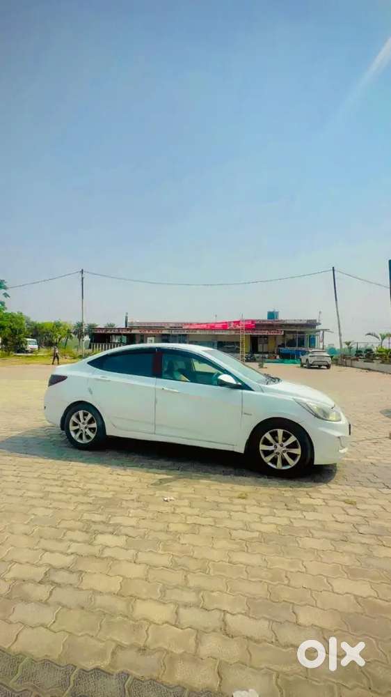 Hyundai Verna 2012