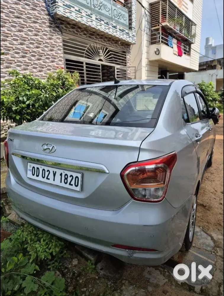 Hyundai Xcent 2015