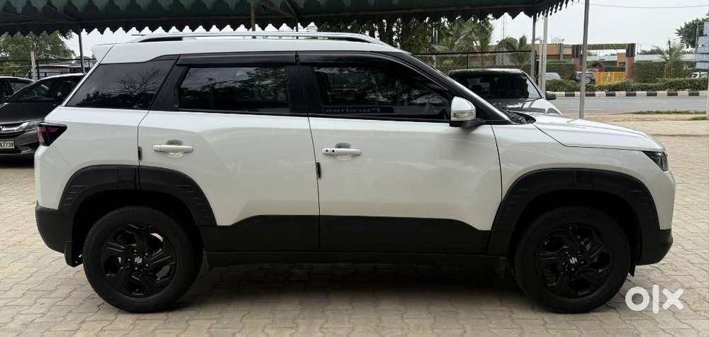 Maruti Suzuki Brezza 1.5 Zxi At Smart Hybrid, 2022, Petrol