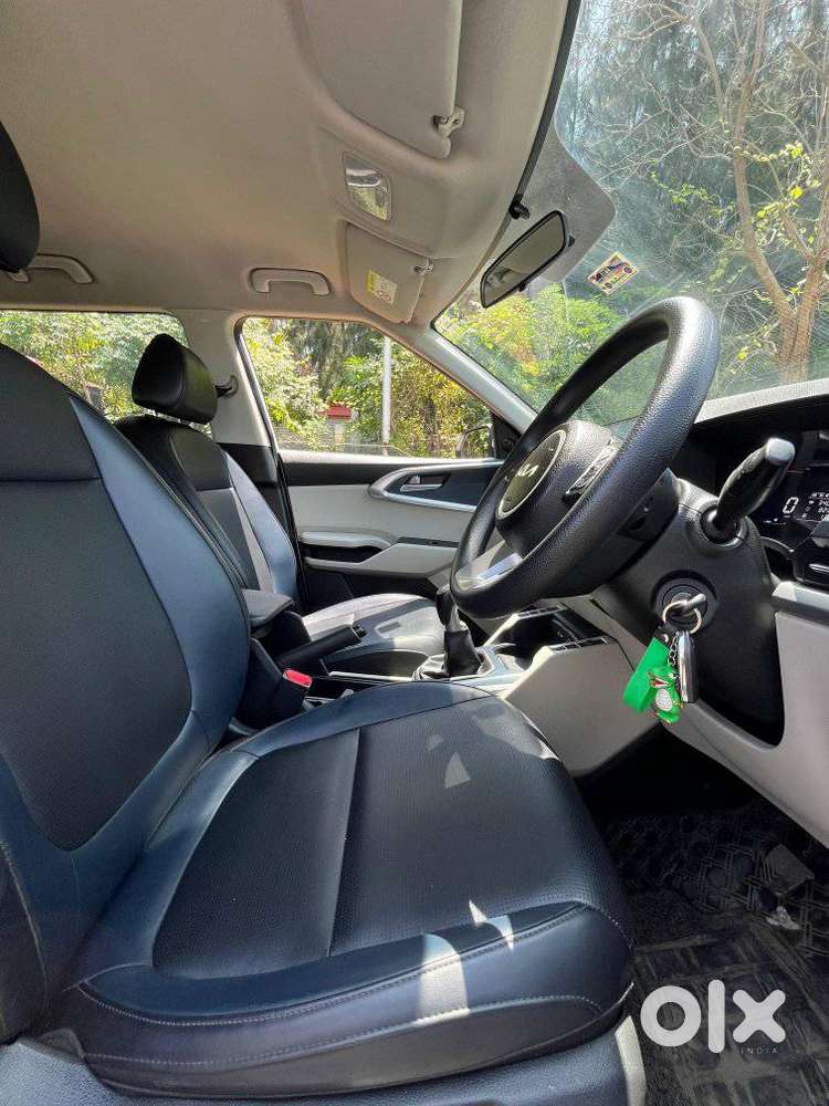 Kia Carens, 2022, Petrol