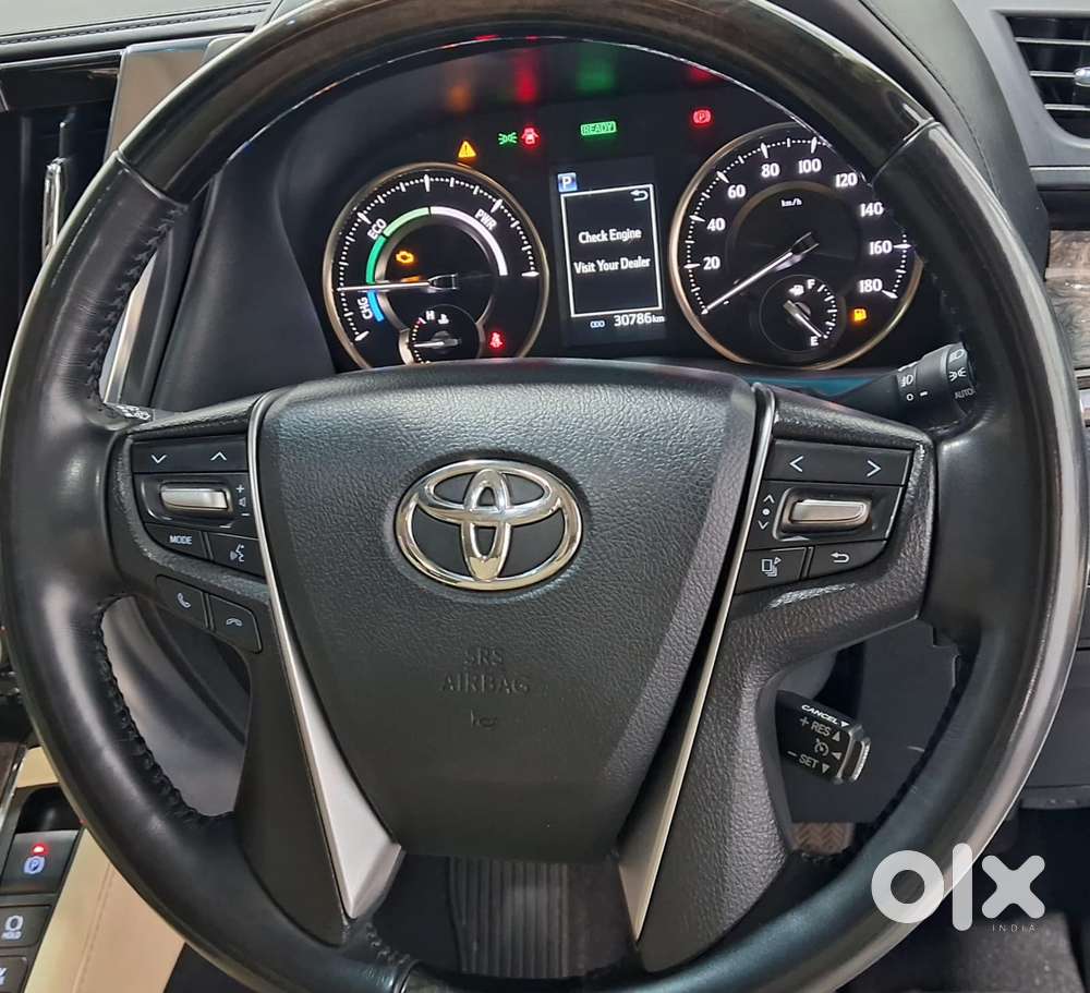 Toyota Vellfire 2.5 Executive Lounge, 2023, Petrol