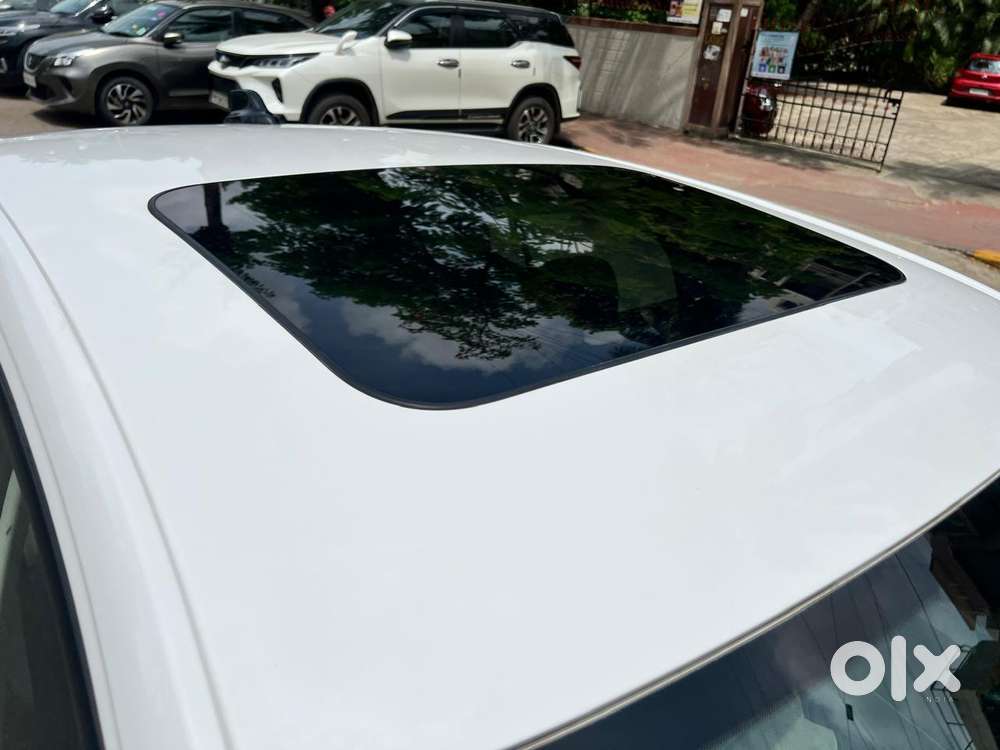 Skoda Slavia 1.0 Tsi Style At, 2023, Petrol