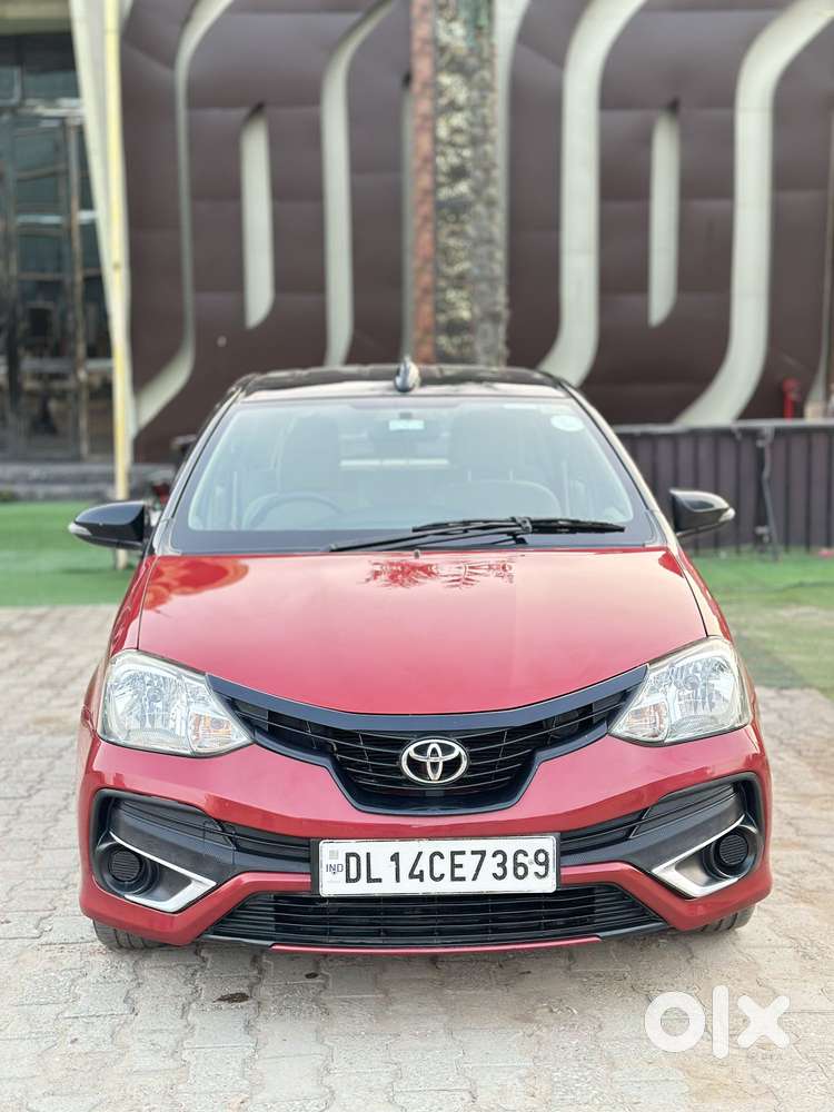 Toyota Etios Liva V Dual Tone, 2019, Petrol