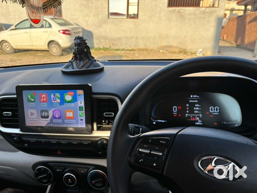 Hyundai Venue 2023 Petrol 19000 Km Driven