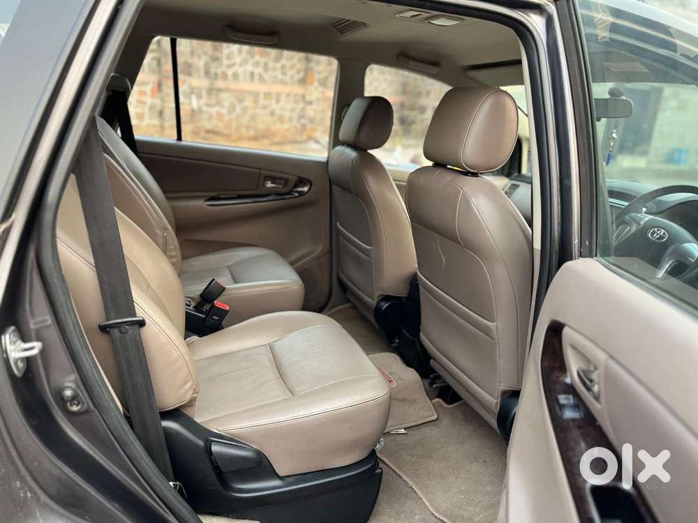 Toyota Innova 2.5 Zx 7 Str Bs-iv, 2015, Diesel