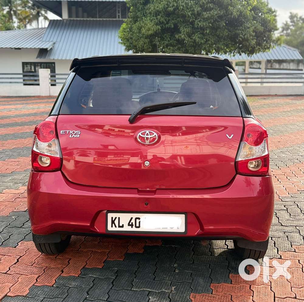Toyota Etios Liva V Dual Tone, 2017, Petrol