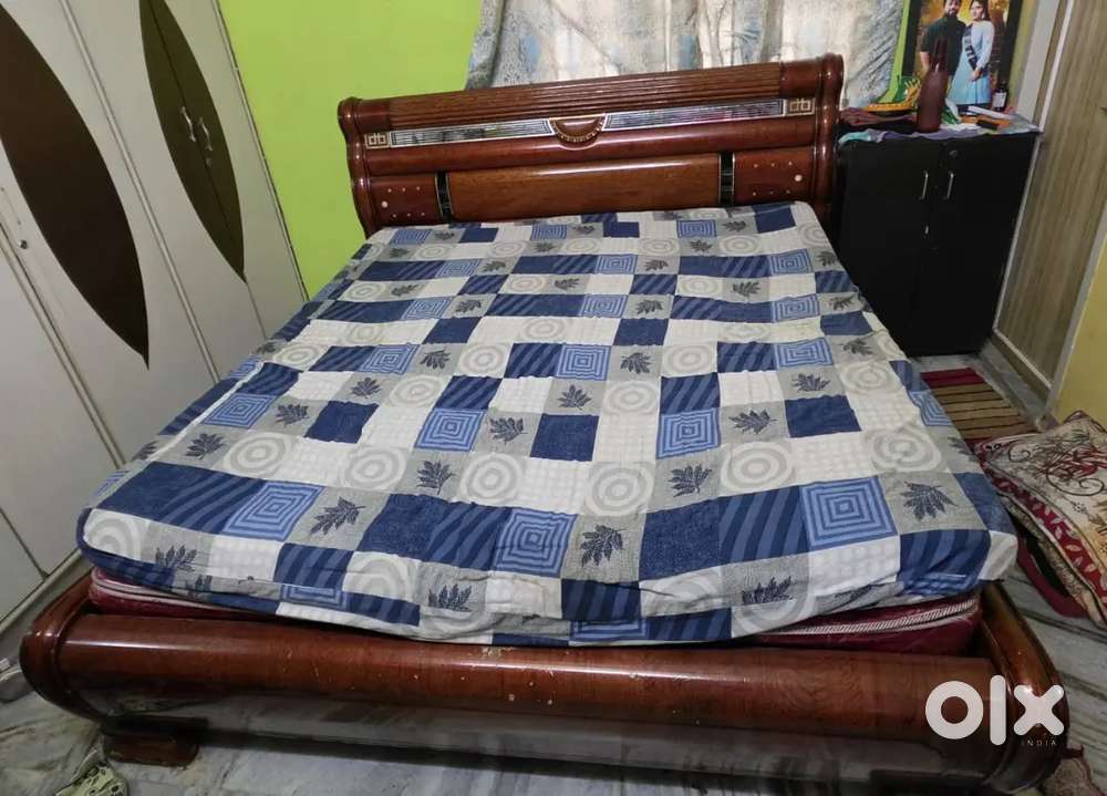 Bed and mattress