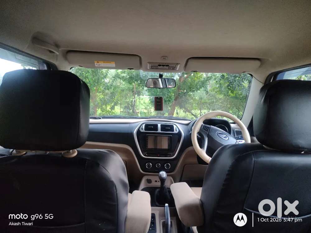 Mahindra Tuv 300 2017
