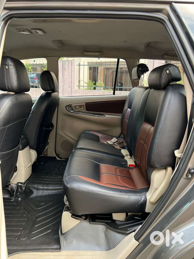 Toyota Innova 2.5 Gx (diesel) 8 Seater Bs Iv, 2014, Diesel