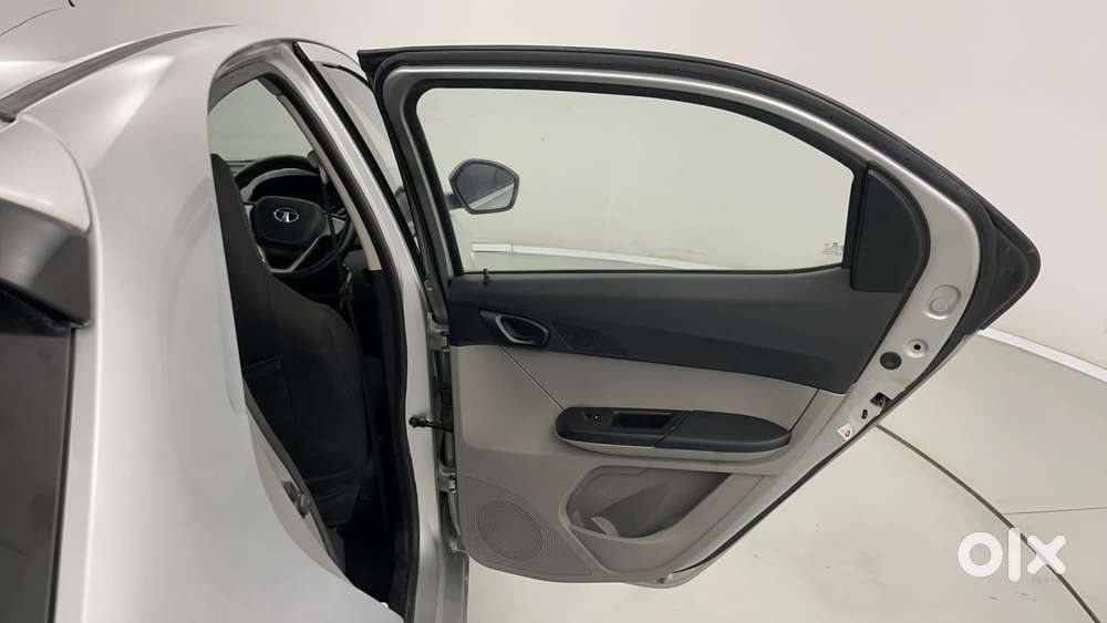 Tata Tiago 1.2 Revotron Xm, 2016, Petrol