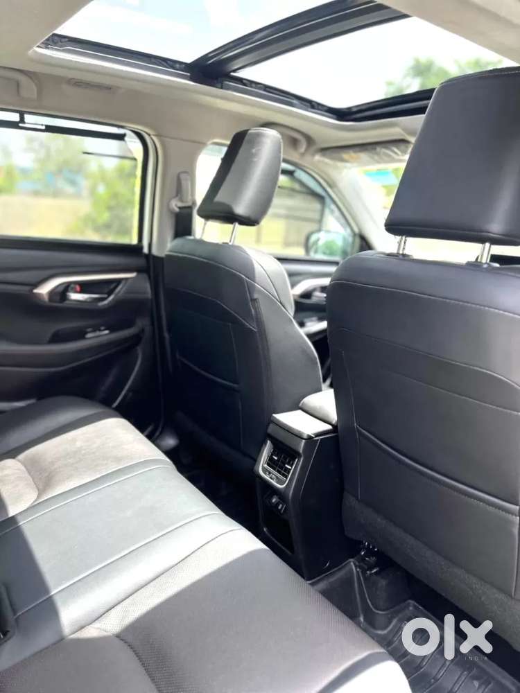 Maruti Suzuki Grand Vitara 1.5 Alpha Plus Intelligent Hybrid Ecvt, 2..