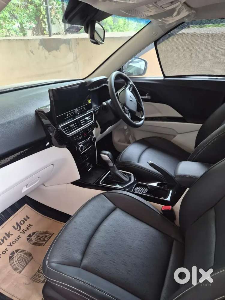 Mahindra Xuv 3xo Revx Petrol 2025