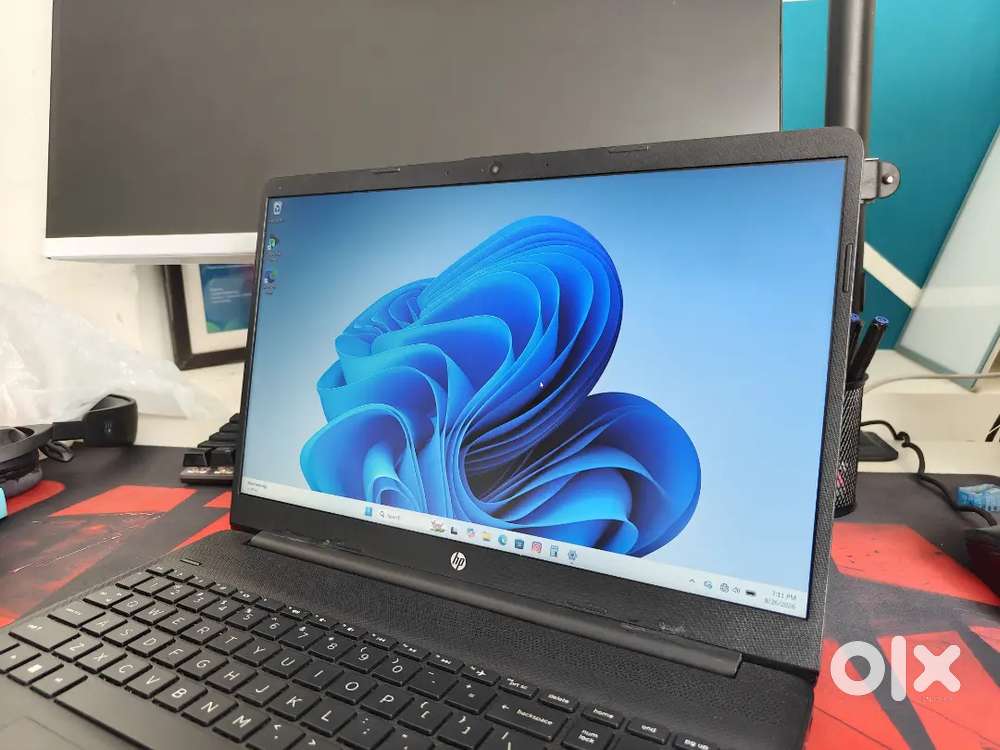 HP Laptop 12GB RAM 512SSD 98% Battery Health