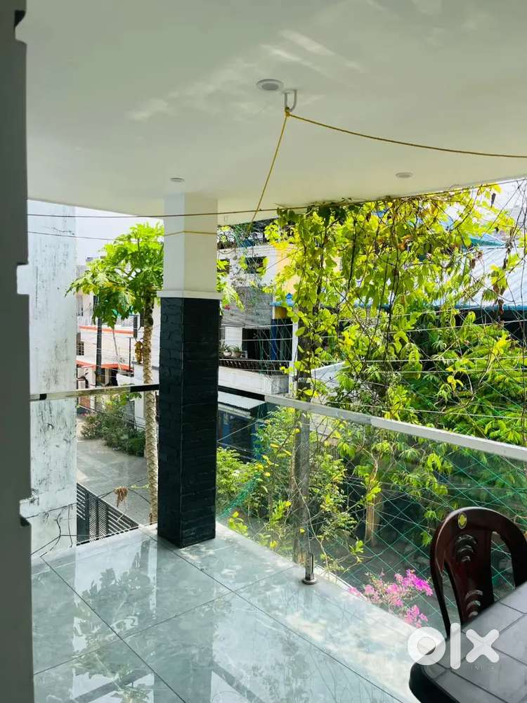 4BHK+ in Kadavanthra