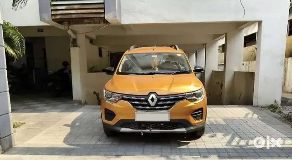 Am Selling My Car Which Is In Brand New 7 Seater