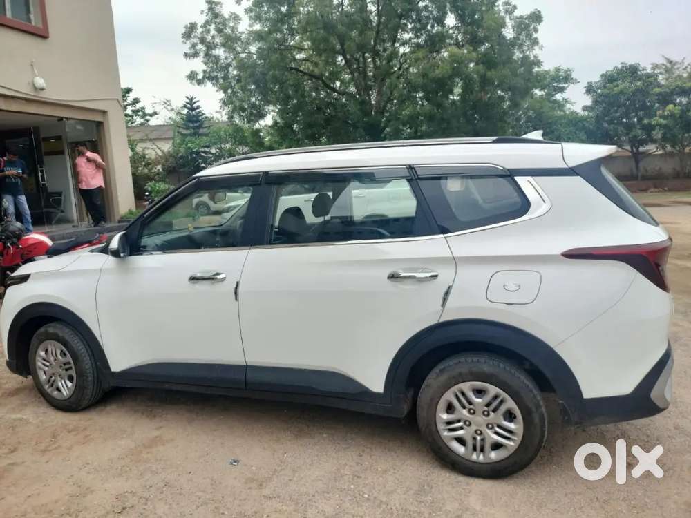 Kia Carens 2022 Petrol 40000 Km Driven