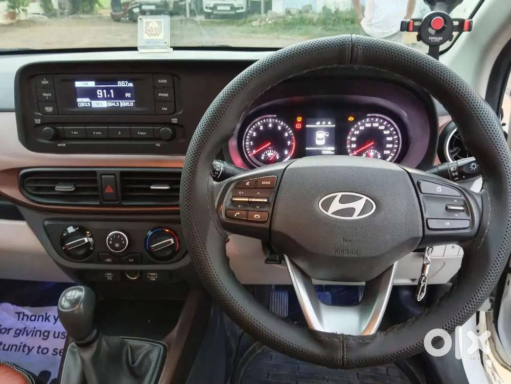 Hundai Aura Car
