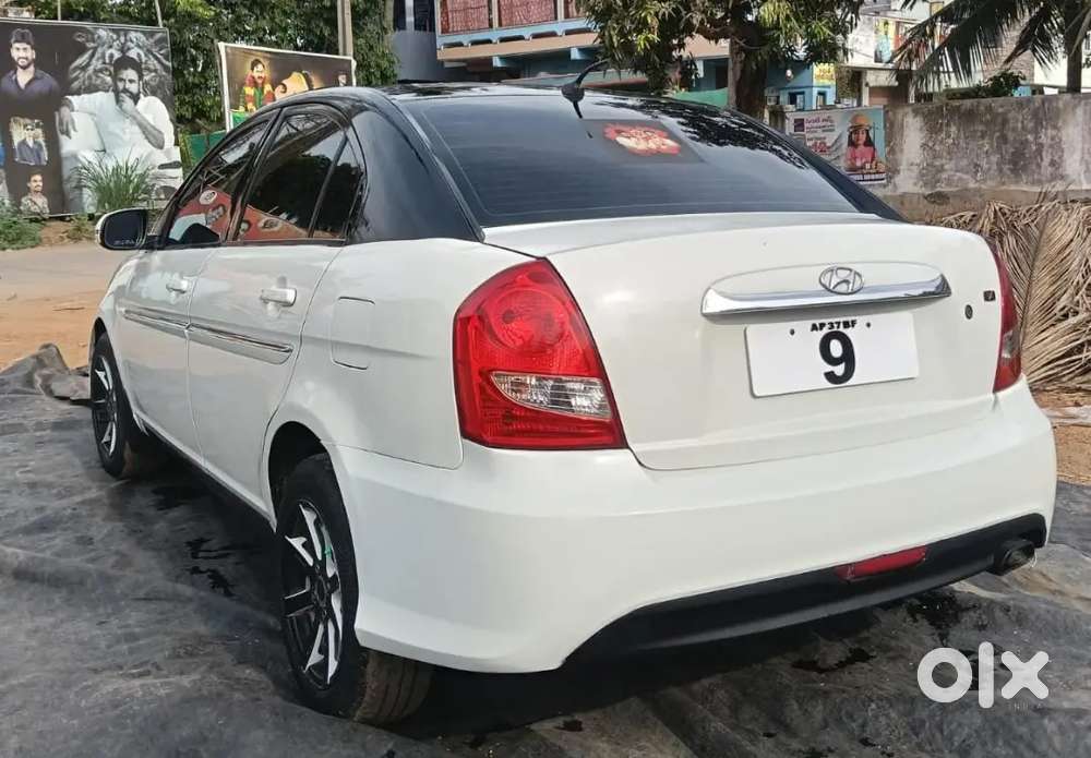 Hyundai Verna 2011 Single Number 9
