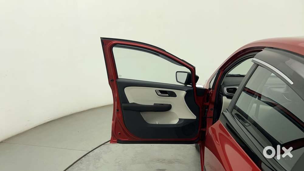 Tata Altroz Xz Plus (s), 2024, Petrol