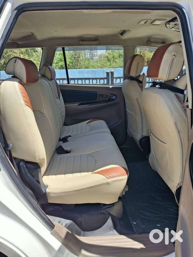 Toyota Innova 2.5 G (diesel) 8 Seater, 2015