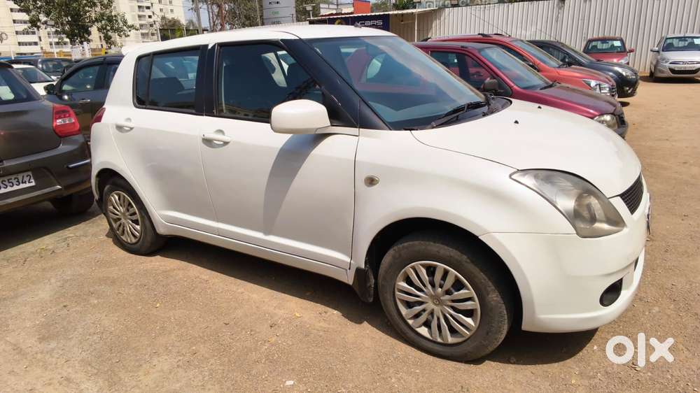 Maruti Suzuki Swift Lxi Bsiv, 2007, Petrol