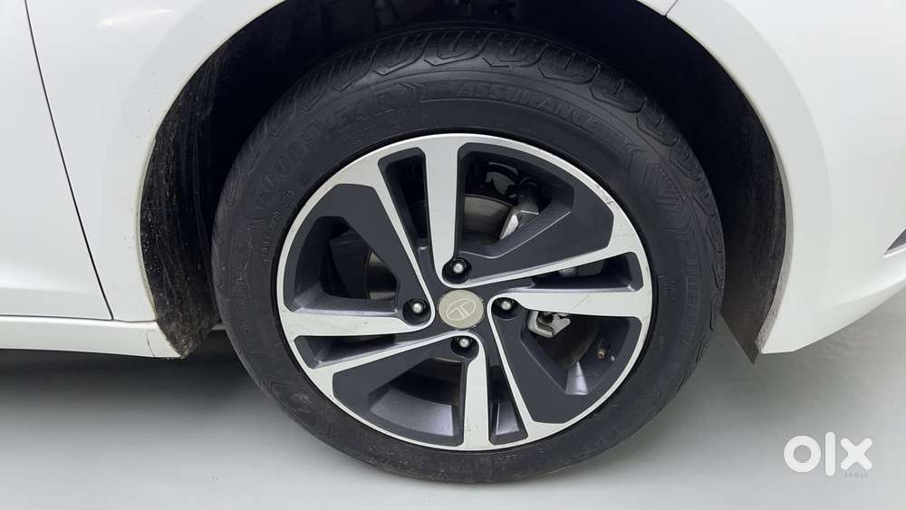 Tata Altroz 1.2 Xza Plus, 2022, Petrol