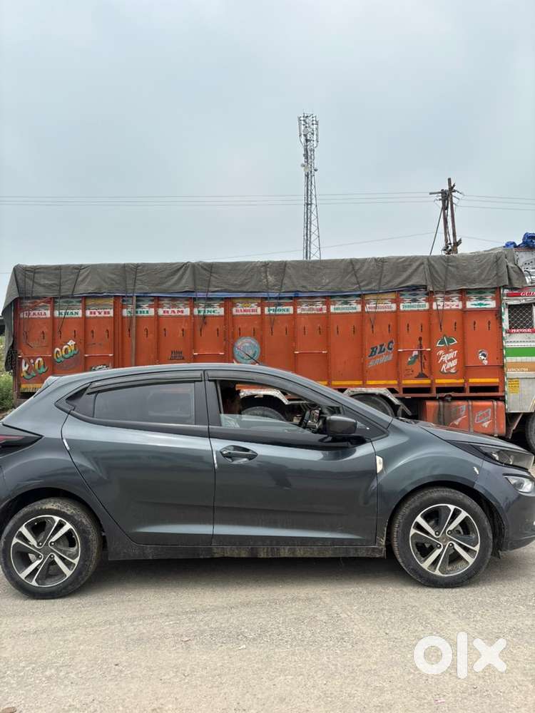 Tata Altroz Petrol 2021
