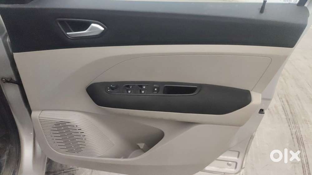 Renault Triber Rxz Easy-r Amt, 2021, Petrol