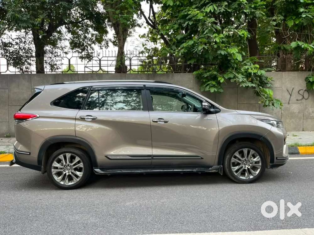 Toyota Innova Hycross 2.0 Zx (o) Hybrid 7 Str, 2026, Petrol