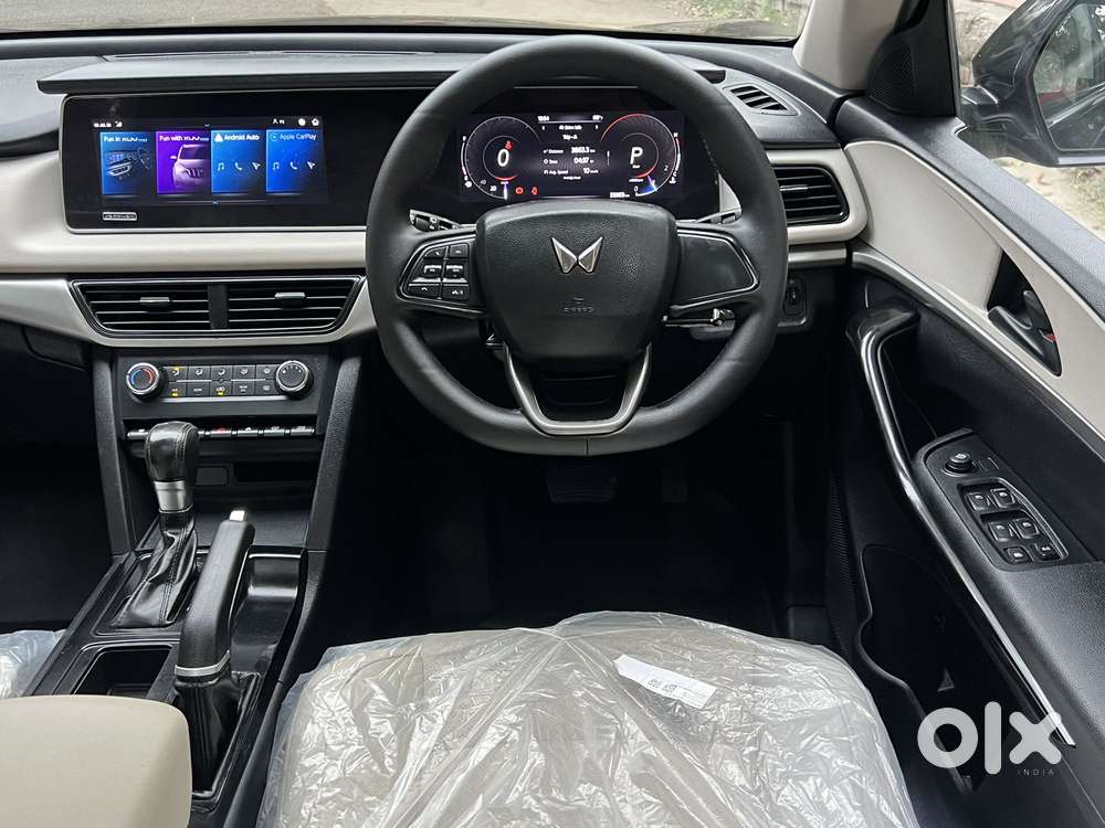 Mahindra Xuv700 2.2 Ax 5 Diesel At 7 Str, 2022, Diesel