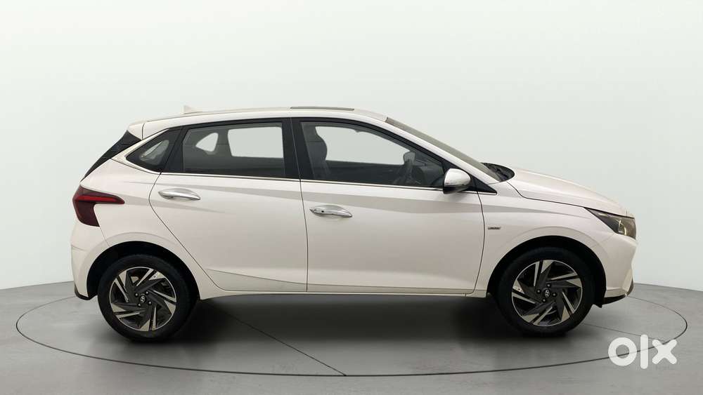 Hyundai New I20 1.2 Asta (o) Ivt, 2023, Petrol