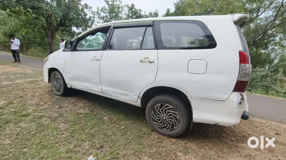 Toyota Innova 2.0 2010 Year