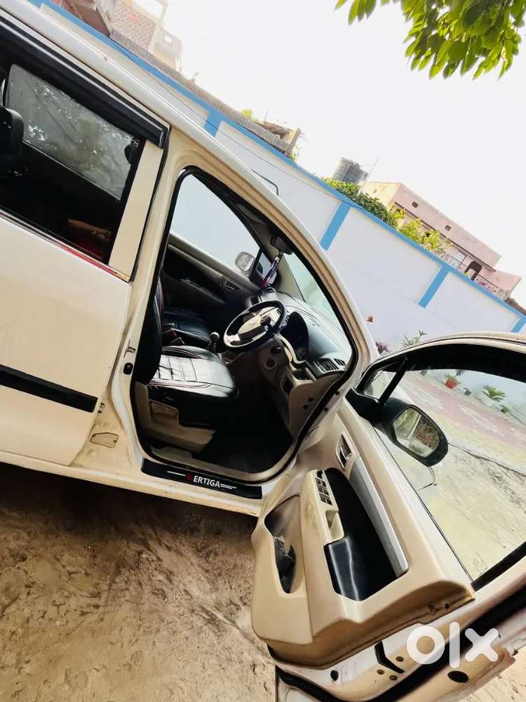 Ertiga 7 Seater Petrol/cng
