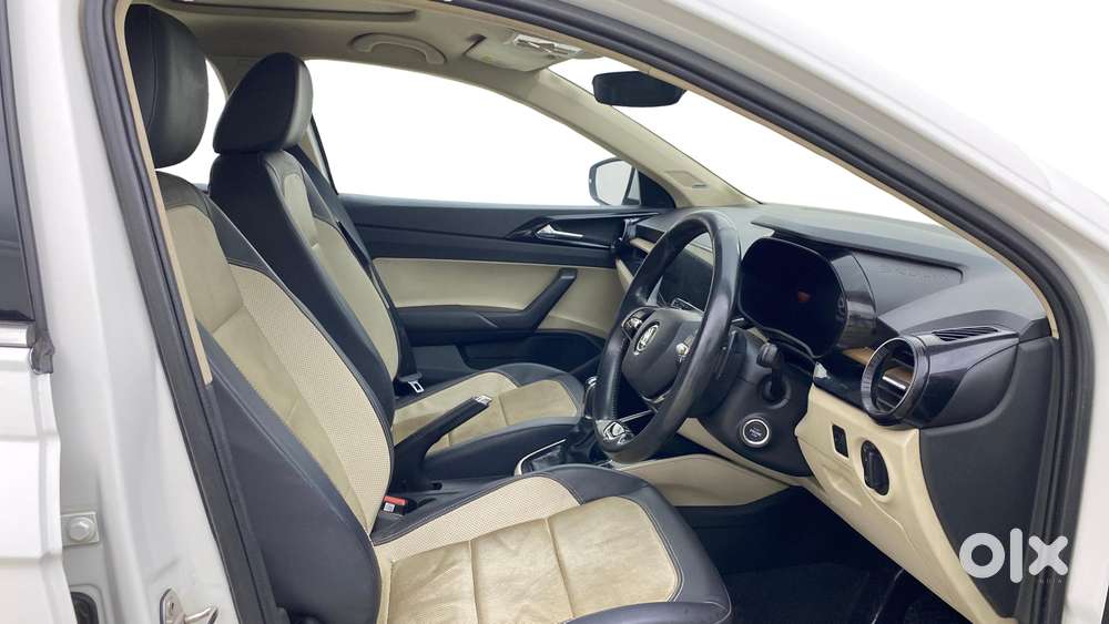 Skoda Slavia 1.0 Tsi Style At, 2022, Petrol