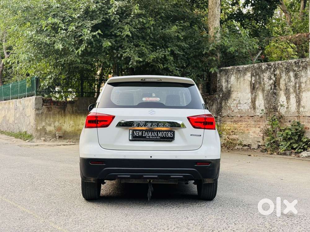 Maruti Suzuki Brezza Vxi At, 2022, Petrol