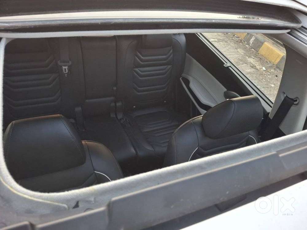 Kia Carens G 1.5 6mt Premium (o) 7-seater, 2024, Petrol