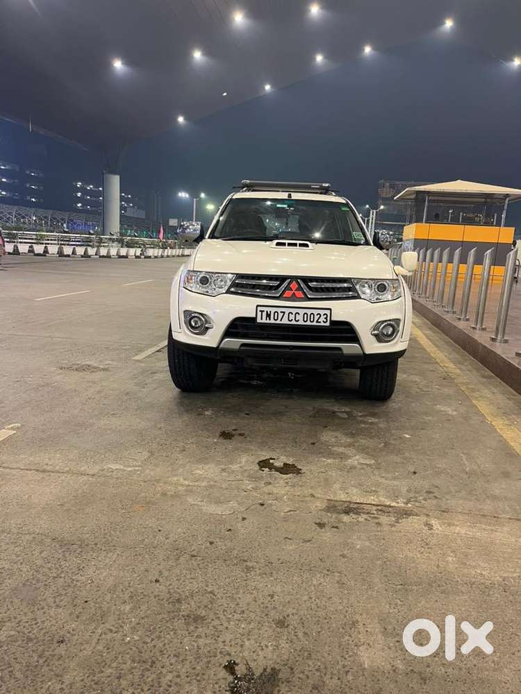 Mitsubishi Pajero Sport 2015 Diesel Well Maintained