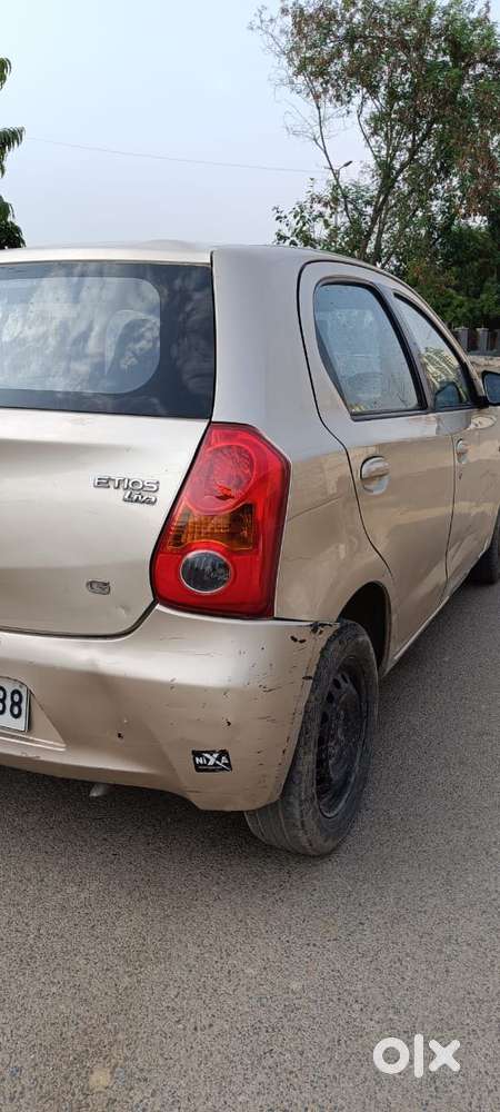 Toyota Etios Liva G, 2012, Petrol