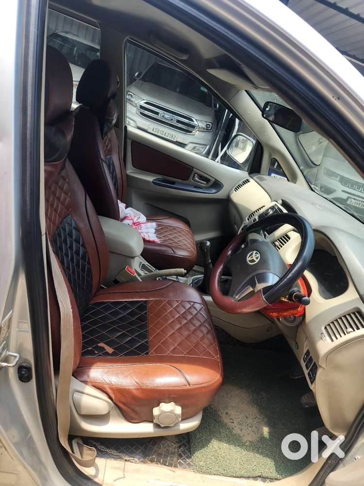 Toyota Innova 2.5 G (diesel) 8 Seater, 2015, Diesel
