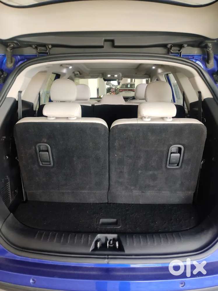 Mahindra Xuv700 2022 Petrol 44500 Km Driven