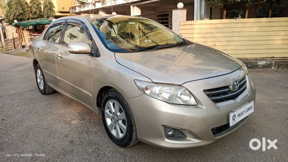 Toyota Corolla Altis G, 2011, Petrol
