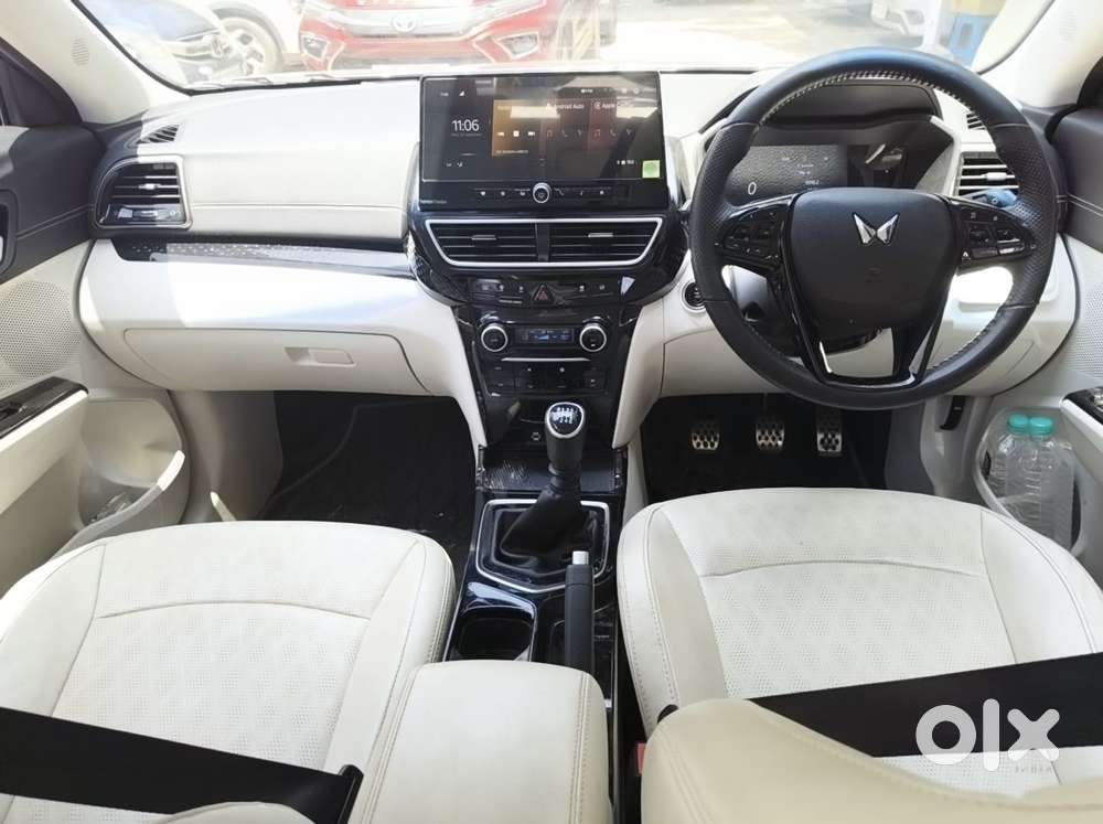 Mahindra Xuv 3xo Ax7l Petrol Mt, 2024, Petrol