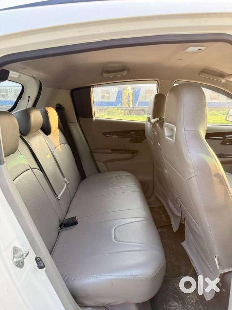 Mahindra Kuv 100 K8 5str, 2017, Petrol