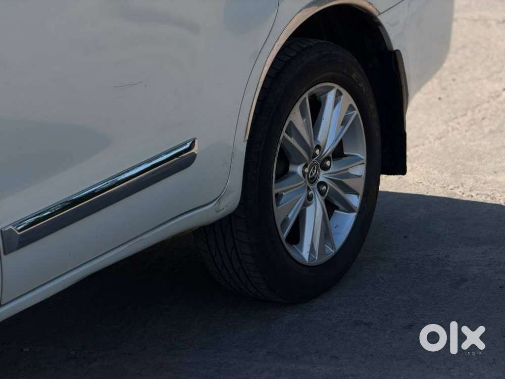 Toyota Innova Crysta 2.8z Automatic, 2016, Diesel