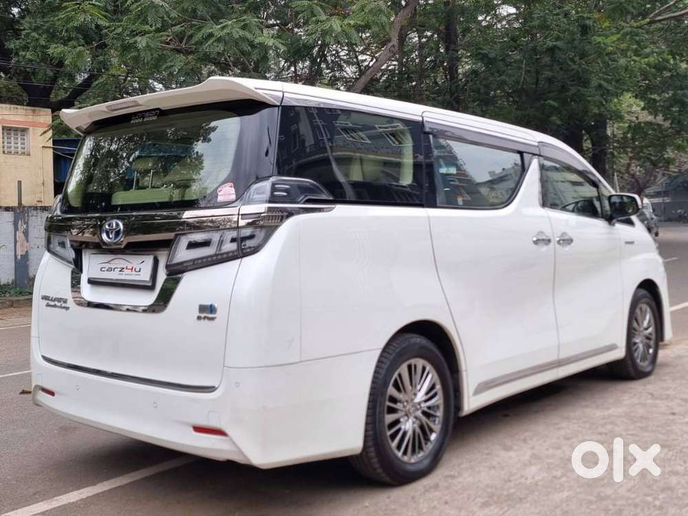 Toyota Vellfire Vip – Executive Lounge, 2022, Cng & Hybrids