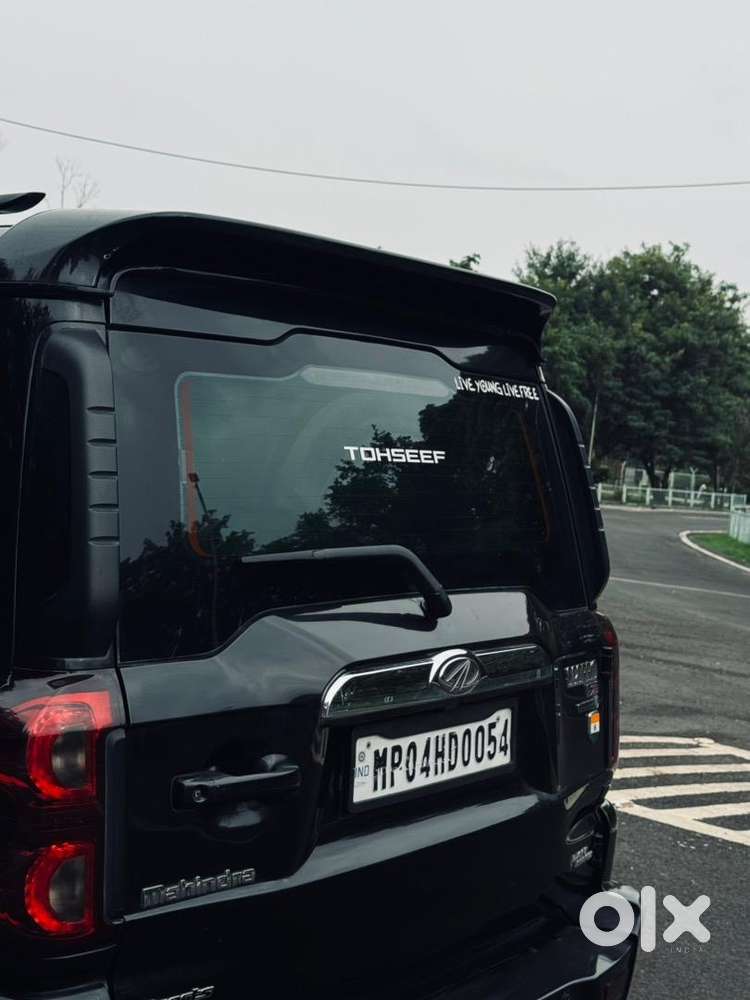 Mahindra Scorpio S11 Black 2019